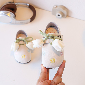 Zapatos de cuero pequeños franceses para niños, novedad de otoño 2025, zapatos de princesa bordados para niñas, zapatos individuales Retro para estudiantes con cabeza redonda - Product Image 6