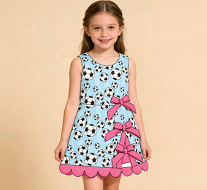 ชุดเดรสเด็กผู้หญิงลายฟุตบอลฤดูร้อนสไตล์บูติกพร้อมกางเกงขาสั้นในตัว แต่งโบว์ เหมาะสำหรับเชียร์โยคะ ใส่สบายๆ ทรงเอไลน์ ชุดเดรสสำหรับพี่น้อง - Product Image 1