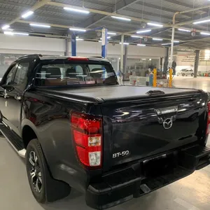 Tapa <span class=keywords><strong>de</strong></span> persiana enrollable Manual <span class=keywords><strong>de</strong></span> ajuste personalizado OEM para camioneta Mazda BT50 con cerradura y luz Led, Color negro mate, <span class=keywords><strong>precio</strong></span> <span class=keywords><strong>de</strong></span> promoción - Product Image 1