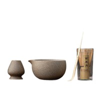 Nouvelle boîte-cadeau japonaise personnalisée ensemble fouet et bols à matcha logo OEM bol à matcha en céramique noir mat blanc avec bec verseur