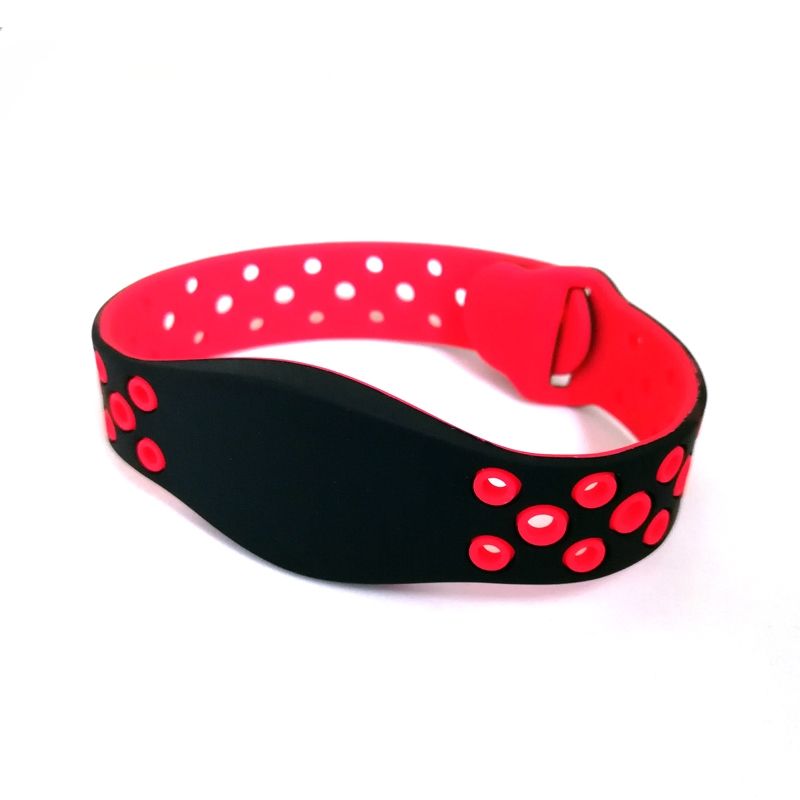 สีดำสีแดง