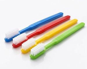 Kit da Viaggio per Adulti con Spazzolino e Dentifricio Pre-Incorporato, Monouso per Hotel e Cliniche Dentistiche - Product Image 1
