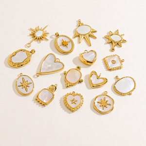ช่อดอกไม้เปลือกทอง |   จี้ห้อยทำจากสแตนเลสสตีลเคลือบ PVD 18K สำหรับทำเครื่องประดับ DIY กันน้ำ ป้องกันอาการแพ้ และทนทาน - Product Image 2
