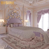 Ensemble de lit de luxe Princesse Lilas Français avec tête de lit capitonnée et motifs floraux délicats violet clair, mobilier de lit pour suites nuptiales