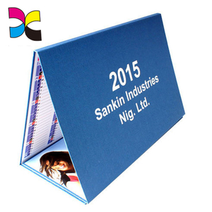 Venta al por mayor profesional de impresión personalizado 2020 Saddle Stitch llegada semanal mensual calendario de pared - Product Image 1