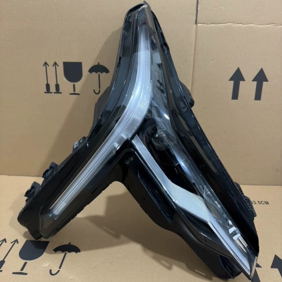 สีขาวอบอุ่น