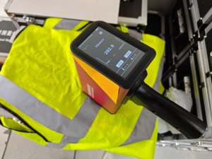 Portable Handheld Retroreflectometer Tester USB 1 Year IP55 High Accuracy for Traffic Sign <b>Retro</b> Reflective <b>Fabric</b> - Product Image 2