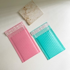 Giáng Sinh Poly Mailer Với Tên Thương Hiệu Của Bạn Tùy Chỉnh Độn Mailer Đối Với Trang Sức <span class=keywords><strong>Make</strong></span> Up Bong Bóng Mailer Độn Phong Bì - Product Image 2