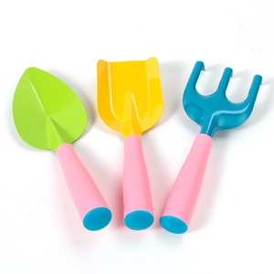 Set di Attrezzi da Giardinaggio per Bambini Mini Rosa per Piante da Esterno con Rastrello, Paletta e Borsa Portaoggetti - Product Image 2