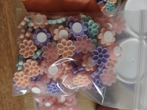 Pegamento y soporte adhesivo para tazas de flores autoadhesivas de nueva forma de 100 Uds. Para una fácil extensión de pestañas de ventilador Impresión de logotipo privado - Product Image 5