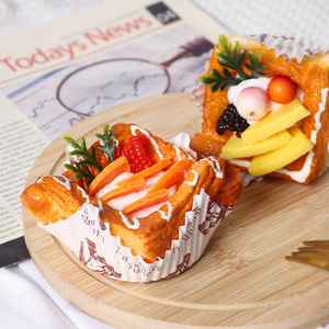 Modelo de pastel de frutas simulado, pan cuadrado pequeño simulado, pastel falso, decoración para mesa de postres, accesorio para fotos - Product Image 2