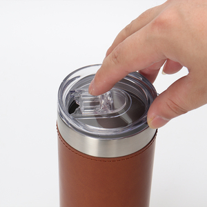 Geïsoleerde BPA-vrije dubbelwandige 20oz <span class=keywords><strong>tumbler</strong></span> van roestvrij staal, zwart, met rietje - Product Image 5