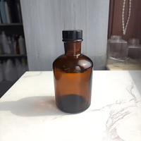 Diffuseurs de parfum en verre de luxe avec bouteilles d'huile essentielle et motif givré sérigraphié, disponibles en capacités de 60 ml, 125 ml, 250 ml, 500 ml et 1000 ml