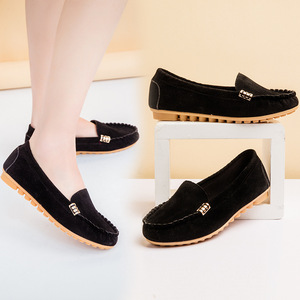 Mocassins plats à bout bas pour femmes européennes et américaines, collection automne 2026, respirants, à enfiler, avec embout métallique et semelle en caoutchouc - Product Image 1