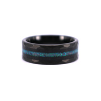 Bague de mariage en tungstène noir de 8mm avec incrustation d'opale verte concassée et de bois d'ébène pour un anniversaire de fête de cadeau de fiançailles
