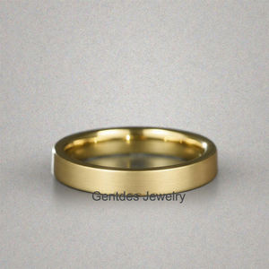 Gentdes Jewelry Bague de mariage en carbure de tungstène plaqué or 18 carats 4mm brossé plat Bague de couple en tungstène pour femmes et hommes - Product Image 6