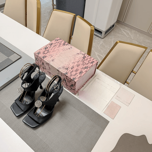 Sandalias Jimmy para Mujer con Pedrería, Punta Cuadrada, Correa en el Tobillo y Tacón de Aguja, Ideales para Bodas, Damas de Honor y Eventos Nocturnos - Product Image 2