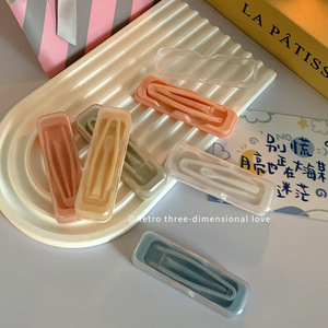 กิ๊บติดผมพลาสติก แหนบสี่เหลี่ยม แท่งดูดอเนกประสงค์ ใช้ได้ทุกวัน สีเหลืองอ่อน สีเบจ สีฟ้า สีส้ม สีเขียวหญ้า - Product Image 3