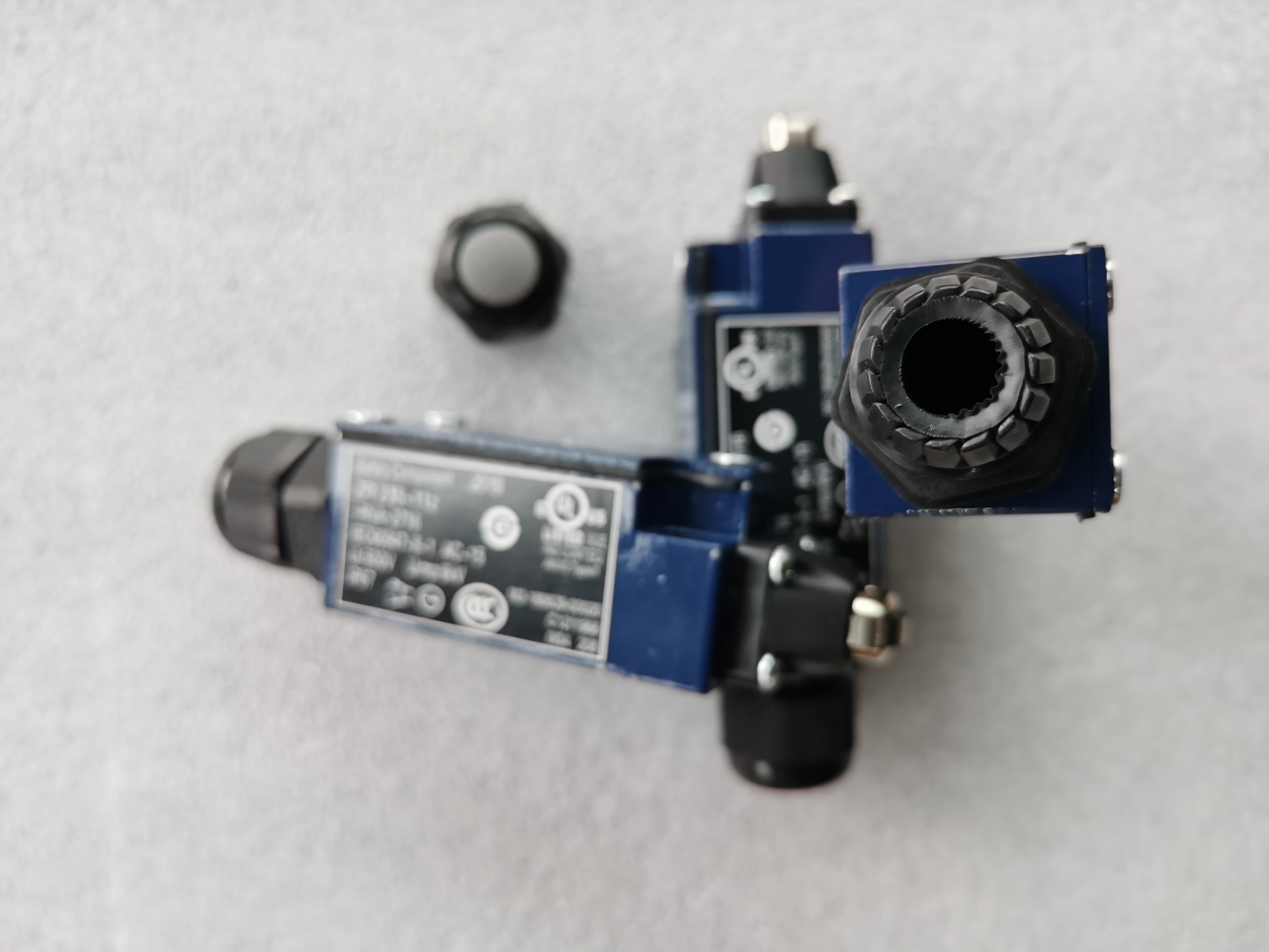 60034039 Limit Switch ZR235-11Z-RVA-2716 Schmersal for SANY SY5271