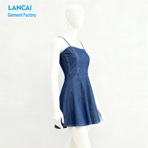 Fabricant de vêtements en gros – Robe d'été sans manches en coton à col en V, personnalisable avec marque privée, style étagé, et robe longue - Product Image 2