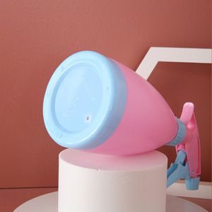Pulverizador manual de 2L y 500ML, botella de riego rosa y azul para uso doméstico y de jardín - Product Image 3