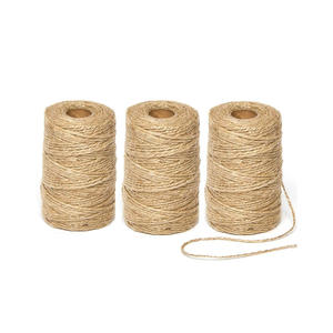 Ficelle de jute robuste conçue pour une utilisation polyvalente, y compris le jardinage, l'emballage et les travaux d'artisanat, avec une finition naturelle - Product Image 1