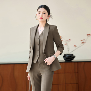 Women's Gray Three-Piece Suit Set With Vest And Blazer Full Sleeve Autumn Office Lady Workwear Anti-Wrinkle Polyester Worsted - Product Image 3
