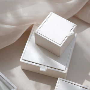 Nhãn hiệu riêng cao cấp sang trọng Vòng cổ hiển thị hộp đồ trang sức gỗ cầm tay Đặc biệt giấy trường hợp từ hộp đồ trang sức bao bì - Product Image 4