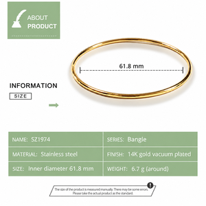 Brazalete Circular Delgado, Acero Inoxidable, Chapado al Vacío en Oro de 14K - Product Image 3