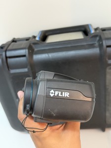 Caméra thermique FLIR T440 avec accessoires et étui (testée) - Product Image 4
