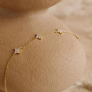 Pulsera de Trébol de Cuatro Hojas, Cadena de Aleación de Zinc Dorada, Joyería, Regalo para Mujer - Product Image 5