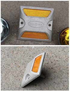 Солнечная система освещения: алюминиевые светоотражатели «кошачий глаз», мигающие светофоры для парковки, светодиодные дорожные шпильки для безопасности на дорогах - Product Image 3