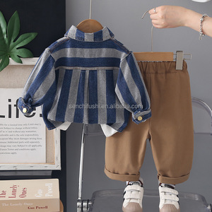 D3744 Camicia in Denim a Righe Verticali per Ragazzi, Primavera-Autunno, Stile Retrò, 100% Cotone, Completo Tre Pezzi, Nuova Collezione Bambini - Product Image 4