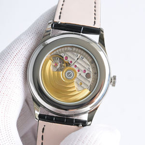 Montre-bracelet mécanique formelle intemporelle haut de gamme avec sous-cadran des secondes et bracelet en crocodile, idéale pour les dîners d'affaires et les événements habillés. - Product Image 5