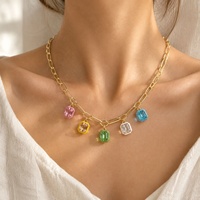 Collier pendentif en zircon coloré style européen-américain, motif cube de sucre, avec fermoir trombone multi-pierres couleur bonbon