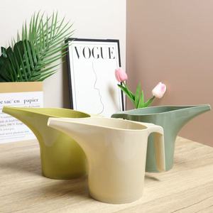 Regaderas de Plástico Pintadas, Duraderas, para Uso en Interiores, para Plantas de Interior y Macetas - Product Image 1