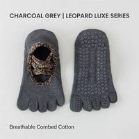 Calcetines de Yoga y Pilates de Lujo con Estampado de Leopardo para Mujer, Antideslizantes, de Cinco Dedos, Transpirables, Ecológicos, de Algodón, Alta Elasticidad, Profesionales
