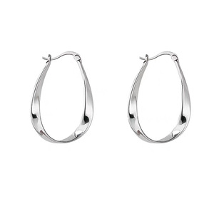 Boucles d'oreilles créoles simples et lisses, couleur argent, géométriques torsadées, pour femmes, design de niche, bijoux de fête, cadeaux - Product Image 6