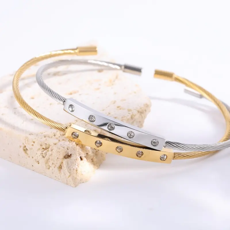 Minimalist light luxury ins style round stainless steel bracelet women's shiny diamond adjustable open bracelet cuff