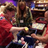 Machine à art rotatif en bois, jeu créatif pour l'intérieur et l'extérieur, idéal pour les maisons de jeux, les parcs de trampolines, les locations événementielles et les jeux de carnaval pour enfants