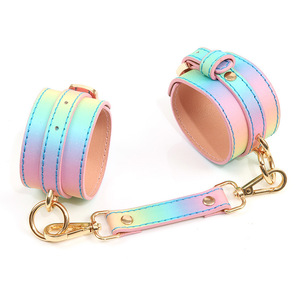 Ensemble de 8 pièces de matériel de Bondage en cuir arc-en-ciel coloré <span class=keywords><strong>Jeux</strong></span> pour adultes Jouets sexuels Bdsm avec menottes Sm Kit - Product Image 6
