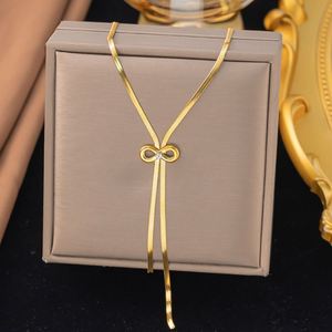 Conjunto de Collar y Pendientes de Acero Inoxidable Chapado en Oro, Impermeable, con Colgante de Lazo y Cadena de Hueso de Serpiente - Product Image 1