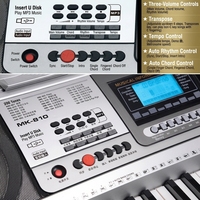 Clavier électronique en plastique MK810 à 61 touches, style piano, pour débutants, avec lecteur USB, lecture MP3, écran LCD, prise jack 3,5 mm