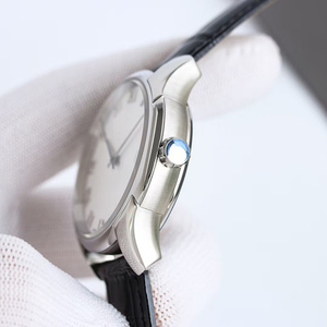 Reloj de Pulsera Unisex de Lujo Personalizado con Esfera Blanca, Caja Plateada, Correa de Cuero Negra, Fecha Luminosa, Resistente al Agua, Cristal de Zafiro, Estilo Minimalista - Product Image 3