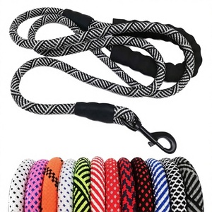 Pañuelo de Lujo para Perro de Nailon con Plumas, Talla L, Ajustable, para Cachorros, con Logotipo Impreso a Color, Venta al por Mayor - Product Image 2