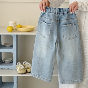 Pantaloni in Denim a Gamba Larga Azzurri con Fiocco Ricamato e Strass per Bambine, Abbigliamento Casual Quotidiano - Product Image 3