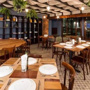 Nuovo Tavolo da Pranzo <span class=keywords><strong>per</strong></span> Ristorante 2024, Arredamento Commerciale con Piano <span class=keywords><strong>in</strong></span> <span class=keywords><strong>Legno</strong></span> e <span class=keywords><strong>Gambe</strong></span> <span class=keywords><strong>in</strong></span> Metallo - Product Image 2
