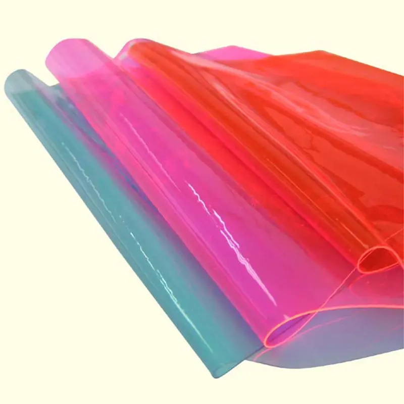 異なる色のPVCクリアシート半透明ビニールロール保護バリアガード