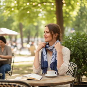 Foulard Quadrato Piccolo a Forma di Foglia 70x70cm 38g per Donna Accessorio Moda - Product Image 2