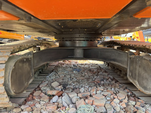 حفارة هيتاشي ZX210 مستعملة بحالة جيدة وطلاء أصلي، جاهزة للعمل - Product Image 2